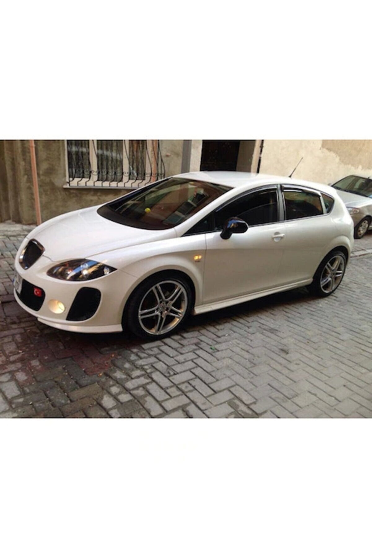 Unpainted Side Skirt Threshold Sill Trim for Seat Leon Mk2 (2006–2012) – Customizable Styling Upgrade