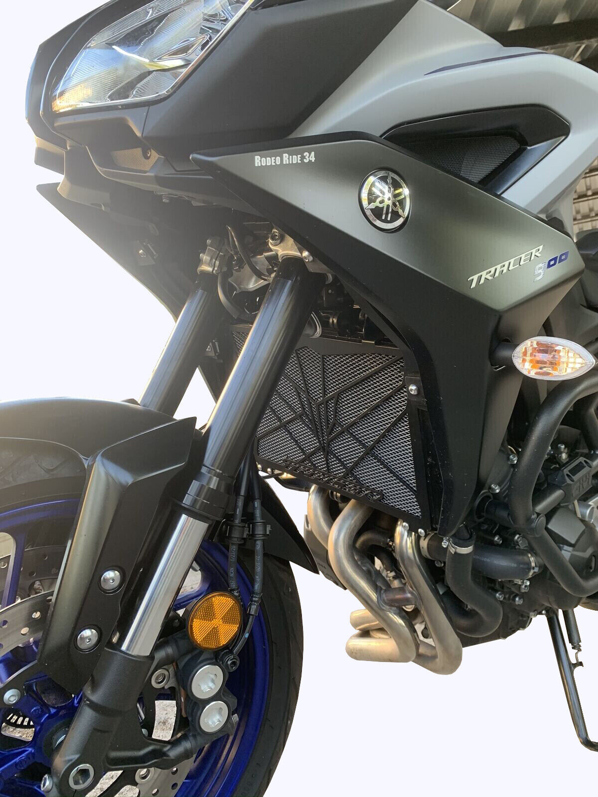 Radiator Guard Grill Protector for Yamaha MT-09 Tracer / 900 GT (2018) – Ride Hard, Stay Cool