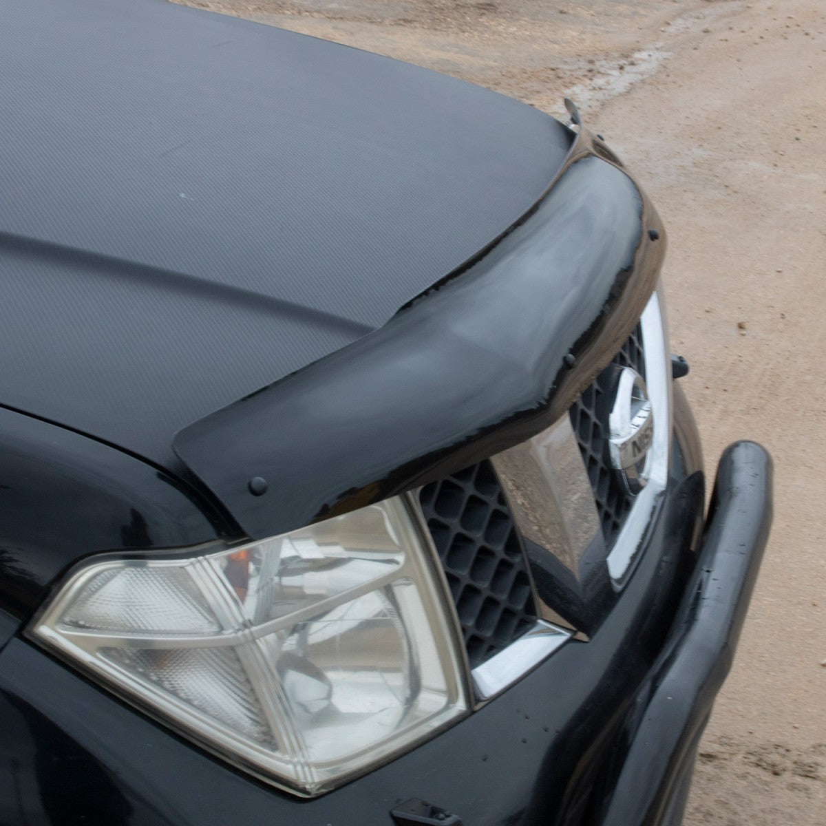 For Nissan Navara Front Hood Protection Spoiler (2006–2015) – Bug Shield & Hood Deflector Guard