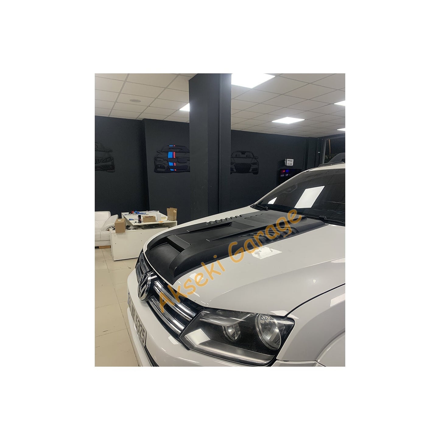 Embossed Hood Scoop Bonnet Guard for Volkswagen VW Amarok (2010–2022) – Raised Styling & Protection