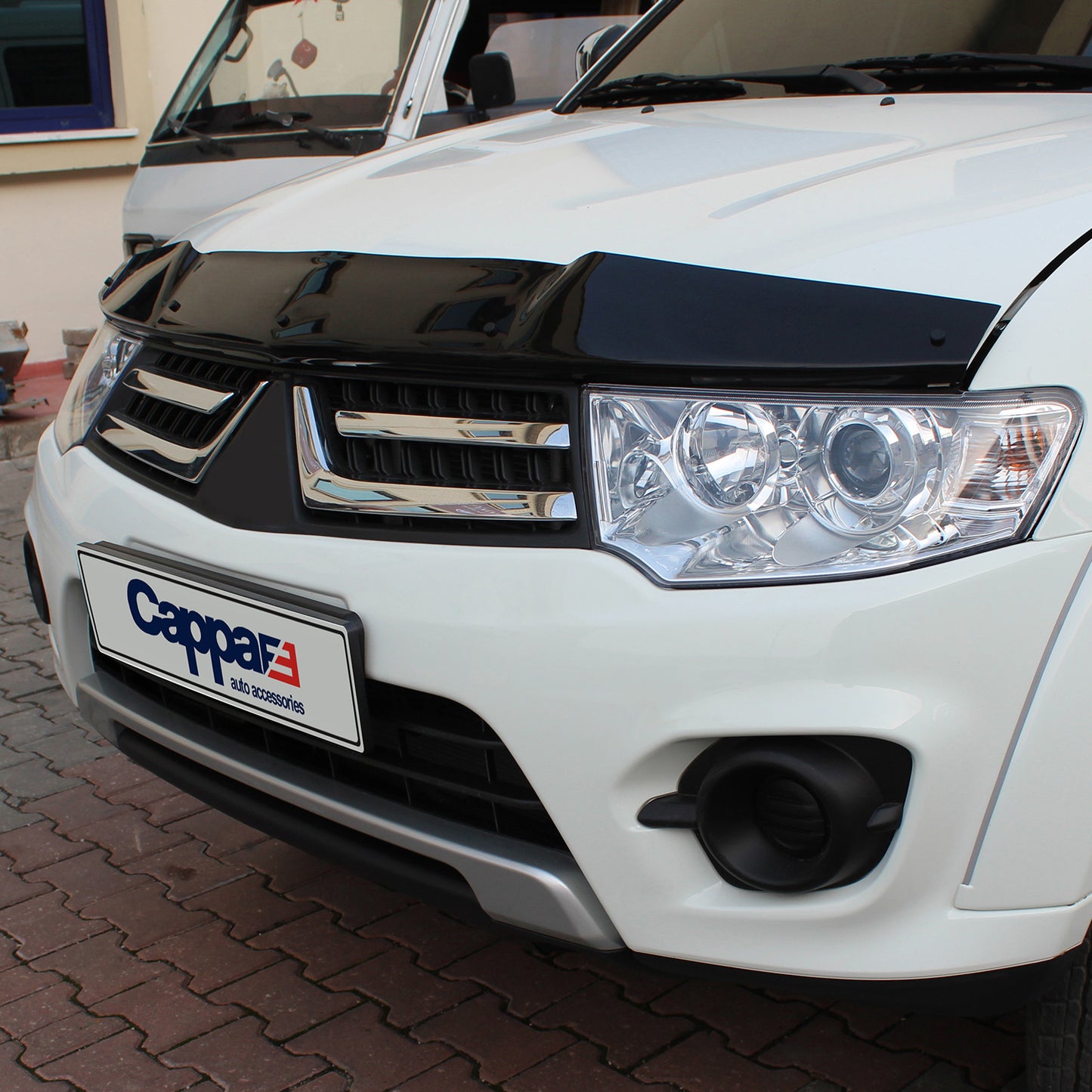 For Mitsubishi L200 Hood Deflector & Bug Shield (2007–2015) – Front Bonnet Wind Protector Spoiler