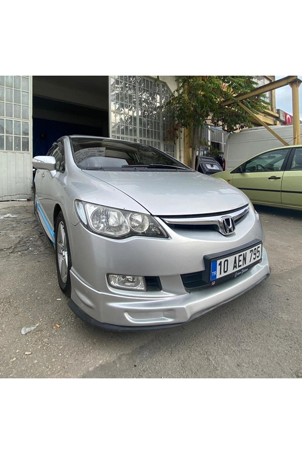 Front Lip for Honda Civic (2009–2011) – ABS Plastic Bumper Attachment for Sporty, Aggressive Look