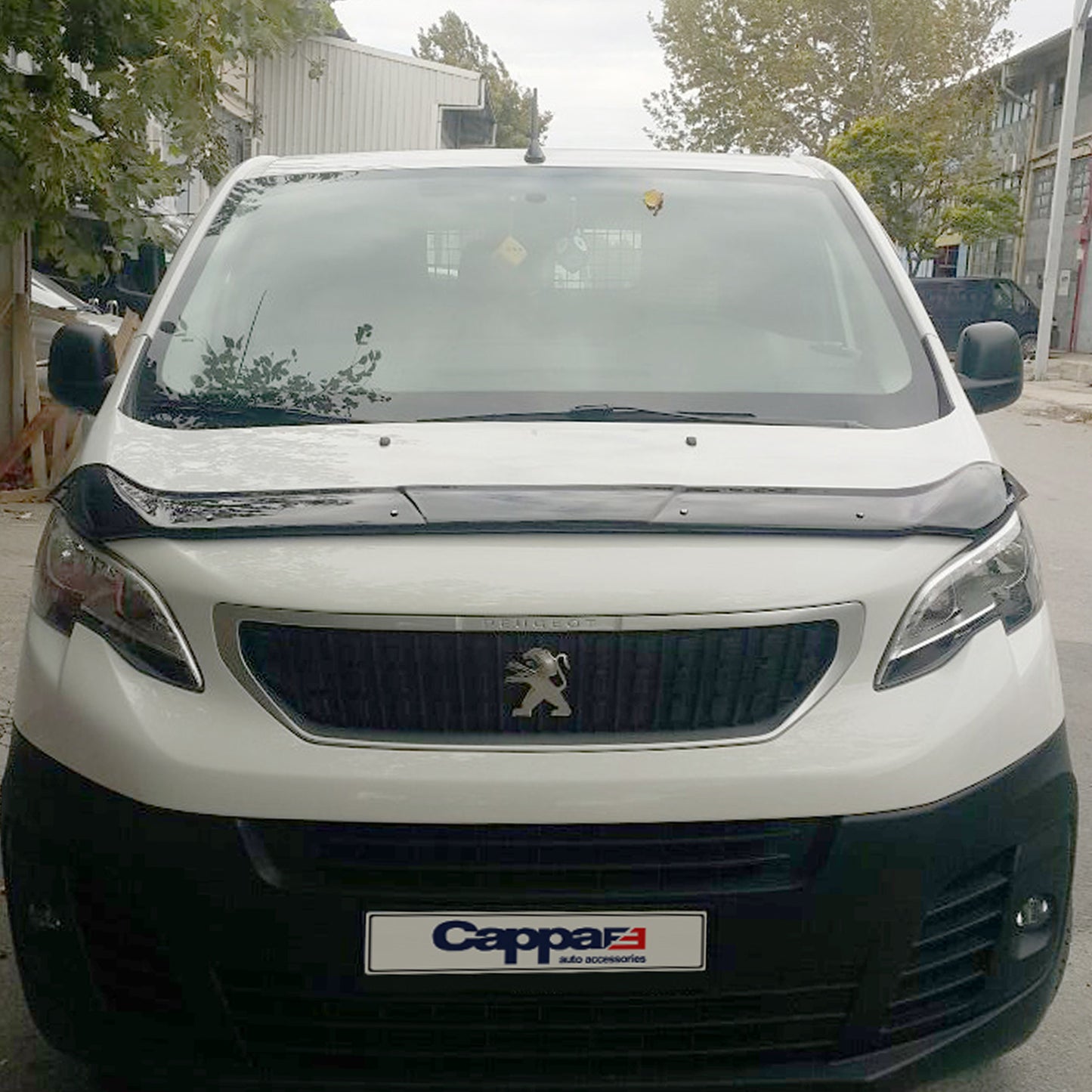 Front Hood Deflector for Peugeot Expert III / Traveller (2017–2024) – Bug Shield Protection Spoiler Guard
