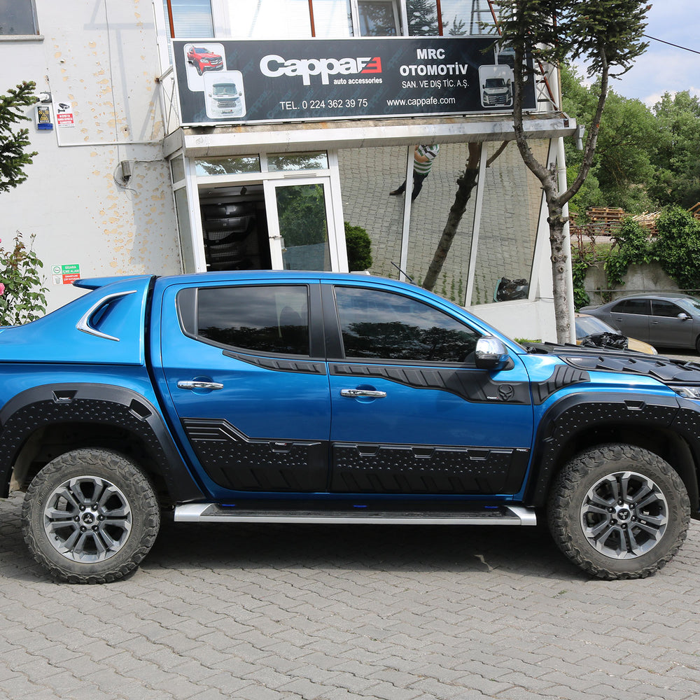 
                  
                    For Mitsubishi L200 (2019–2025) Bat Style Door Side Hood Protector
                  
                