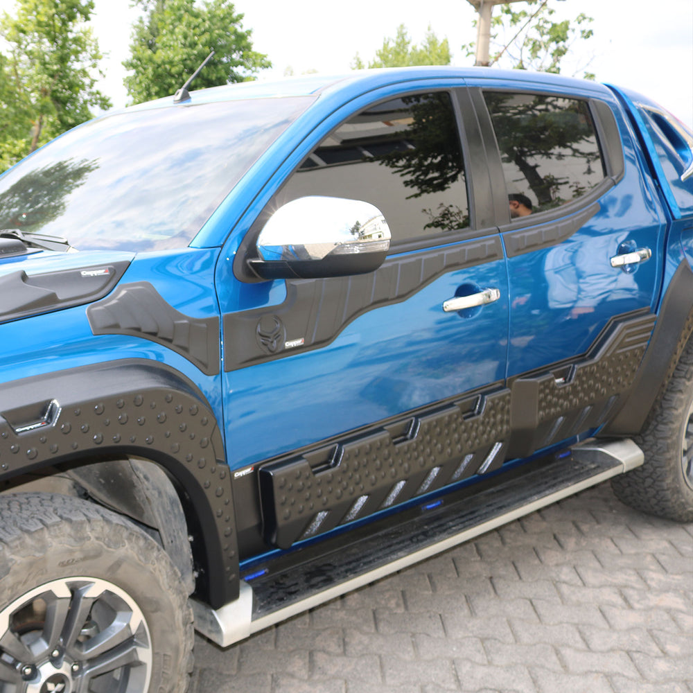
                  
                    For Mitsubishi L200 (2019–2025) Bat Style Door Side Hood Protector
                  
                