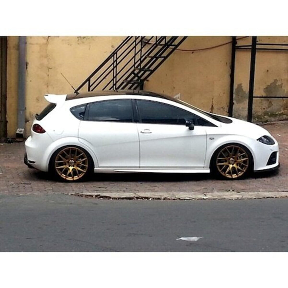 
                  
                    Unpainted Side Skirt Threshold Sill Trim for Seat Leon Mk2 (2006–2012) – Customizable Styling Upgrade
                  
                