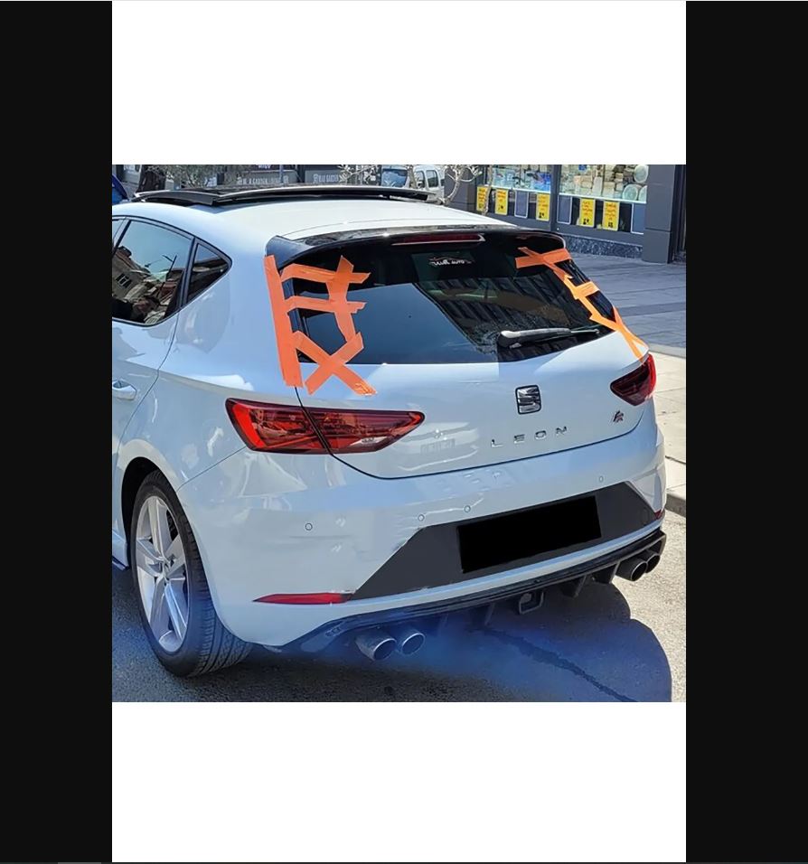 Flashing Rear Diffuser for Seat Leon Mk3 FR (2012–2016) – Glossy Black Sport Upgrade!