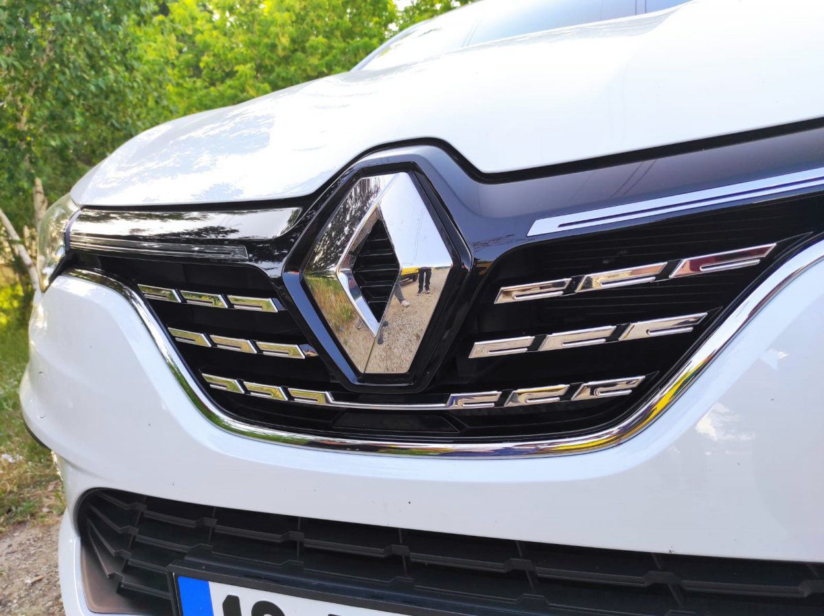 Renault Megane 4 (2020-2022) Front Grill Shutter Chrome Set – 5 Pieces